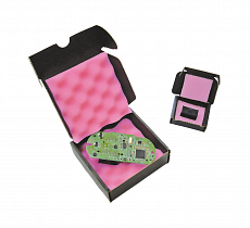 Антистатические картонные коробки с розовым рассеивающим поролоном